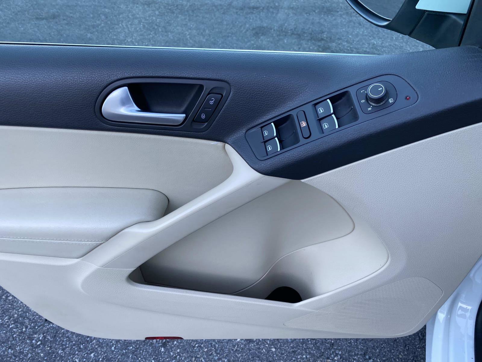 Used 2017 Volkswagen Tiguan Wolfsburg Edition image 19