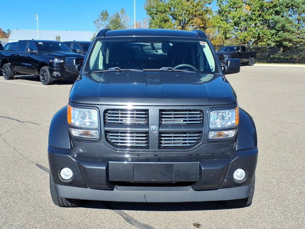 Used 2010 Dodge Nitro Heat AWD/4WD image 2