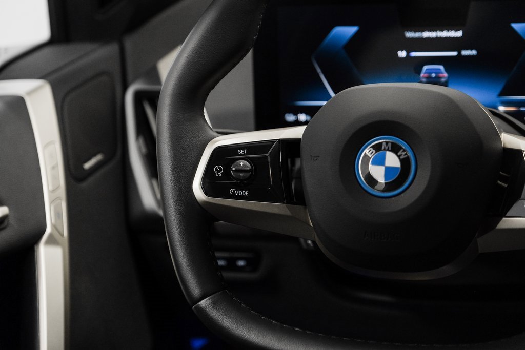 Used 2025 BMW iX xDrive50 image 23