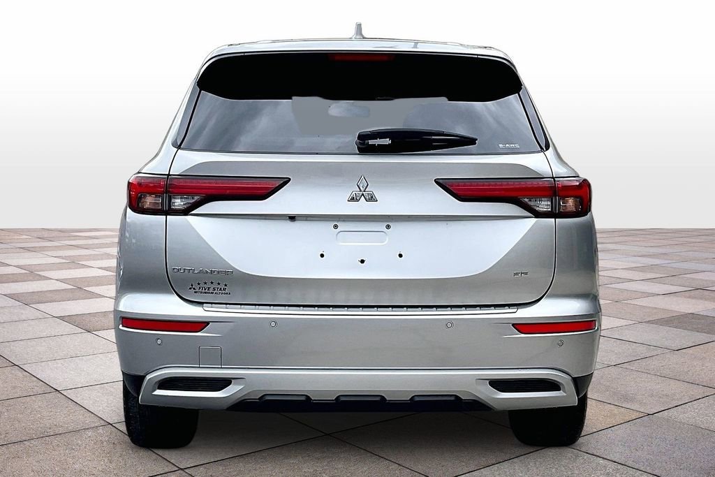 Used 2023 Mitsubishi Outlander SE image 4