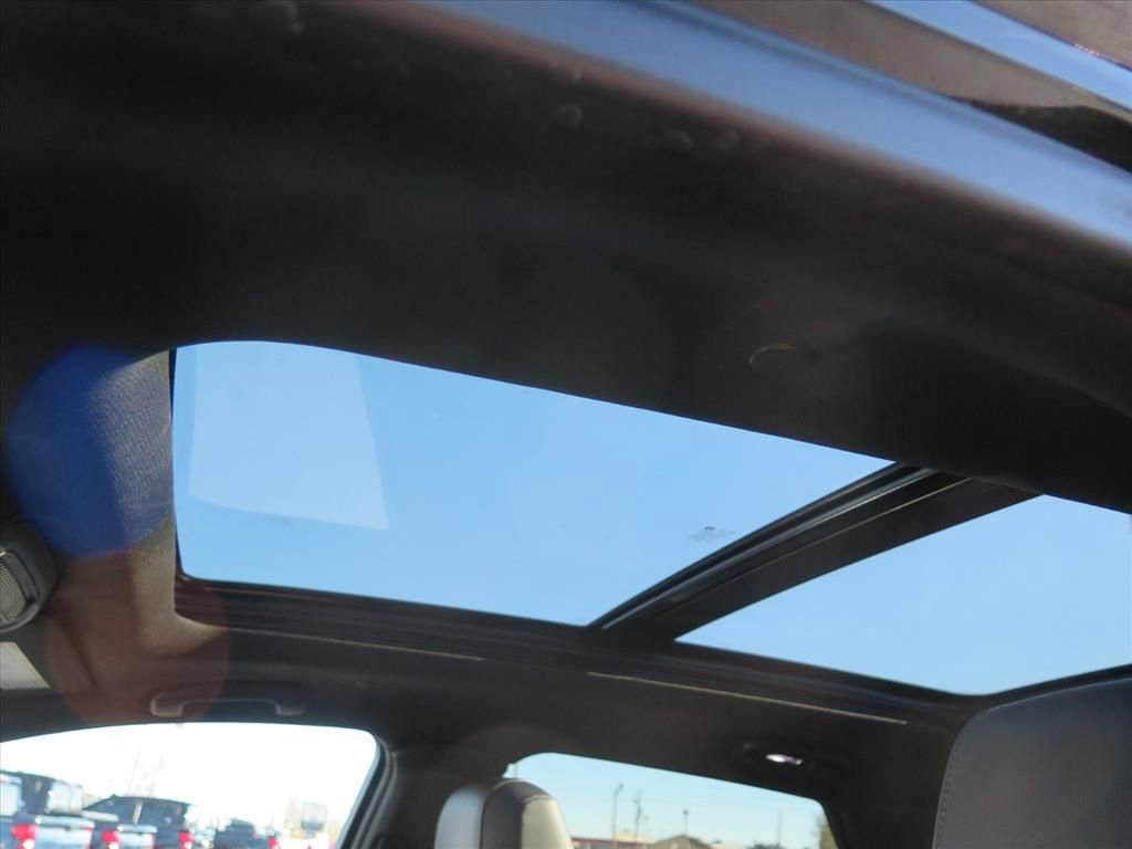 Used 2025 Cadillac XT5 Premium Luxury image 12