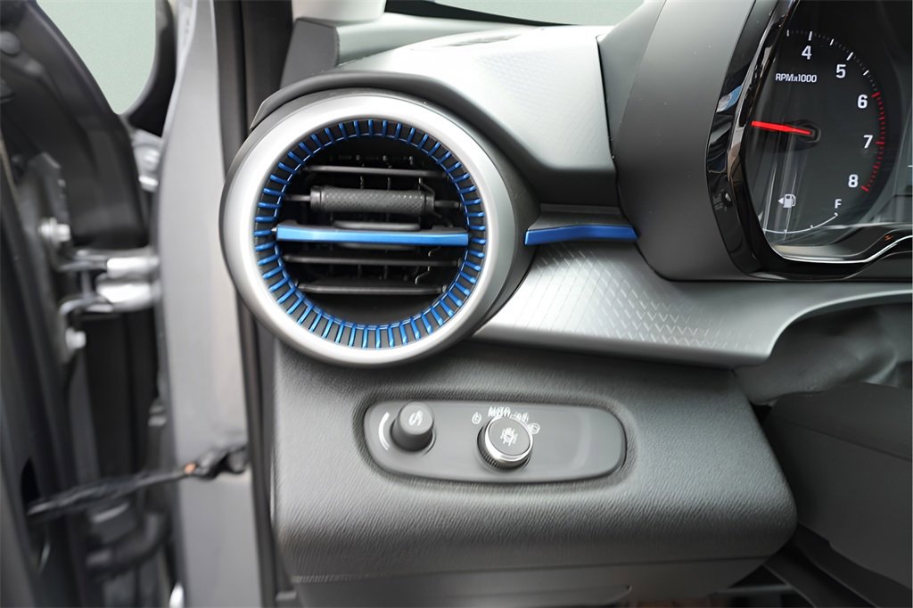 Used 2025 Chevrolet Trax LS w/ LS Convenience Package image 24