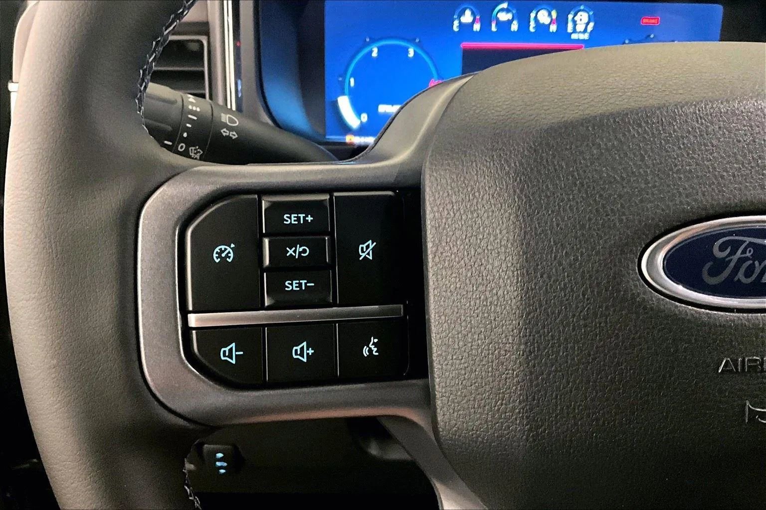 New 2026 Ford F250 Lariat w/ Black Appearance Package image 17