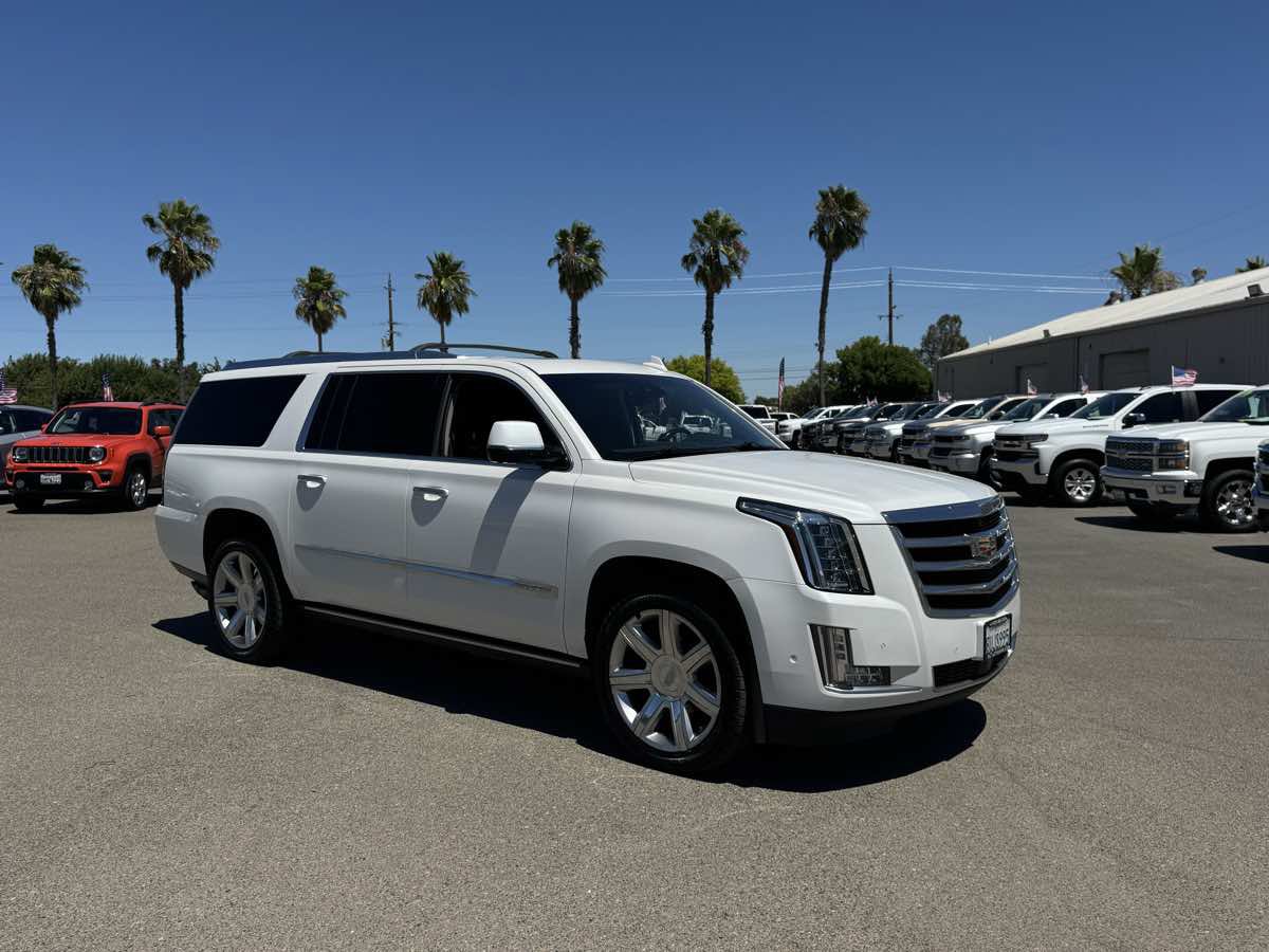 Used 2018 Cadillac Escalade ESV Premium Luxury AWD/4WD image 11