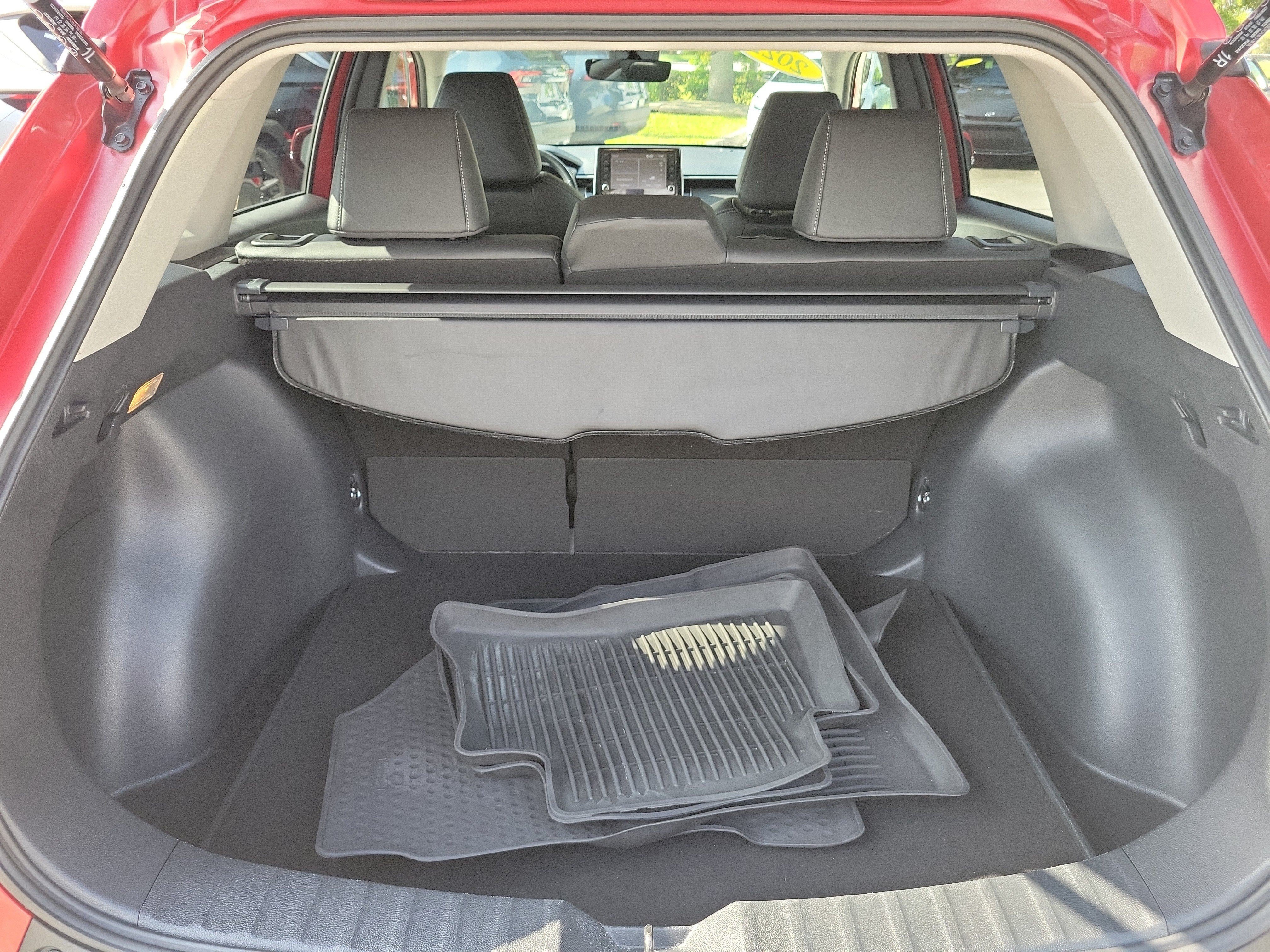 Used 2022 Toyota Corolla Cross XLE FWD image 11