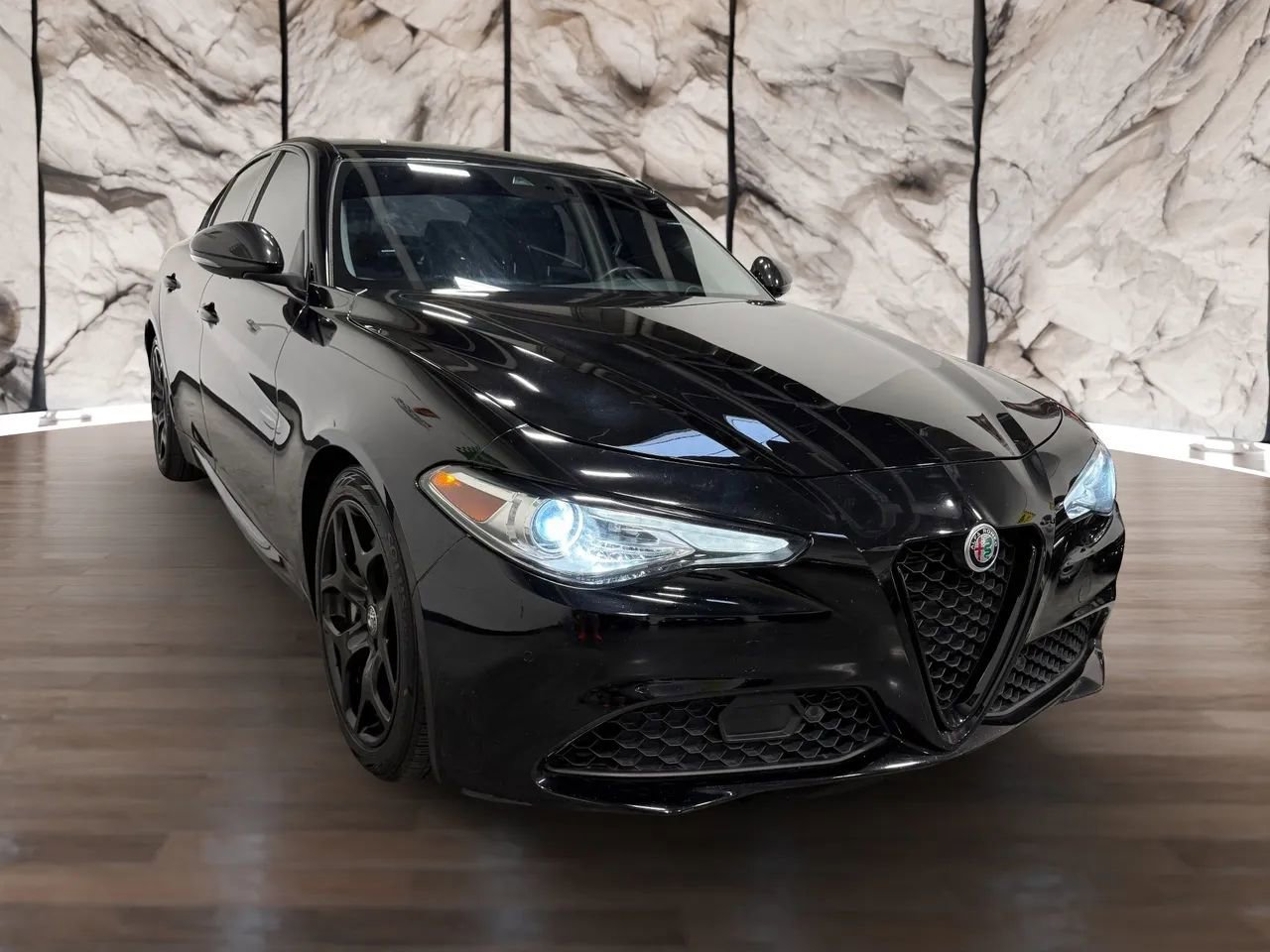 Used 2021 Alfa Romeo Giulia Sprint w/ Nero Edizione image 2
