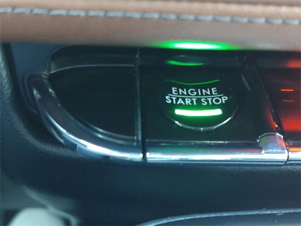 Used 2021 Lincoln Nautilus Reserve AWD/4WD image 24