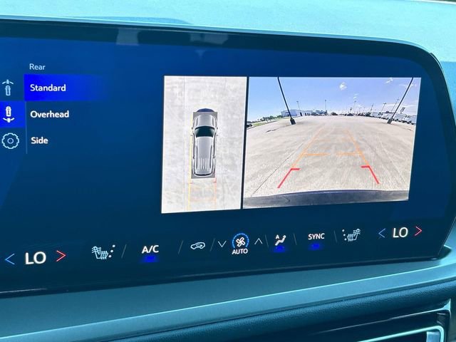 Certified 2024 Chevrolet Traverse LT FWD image 35