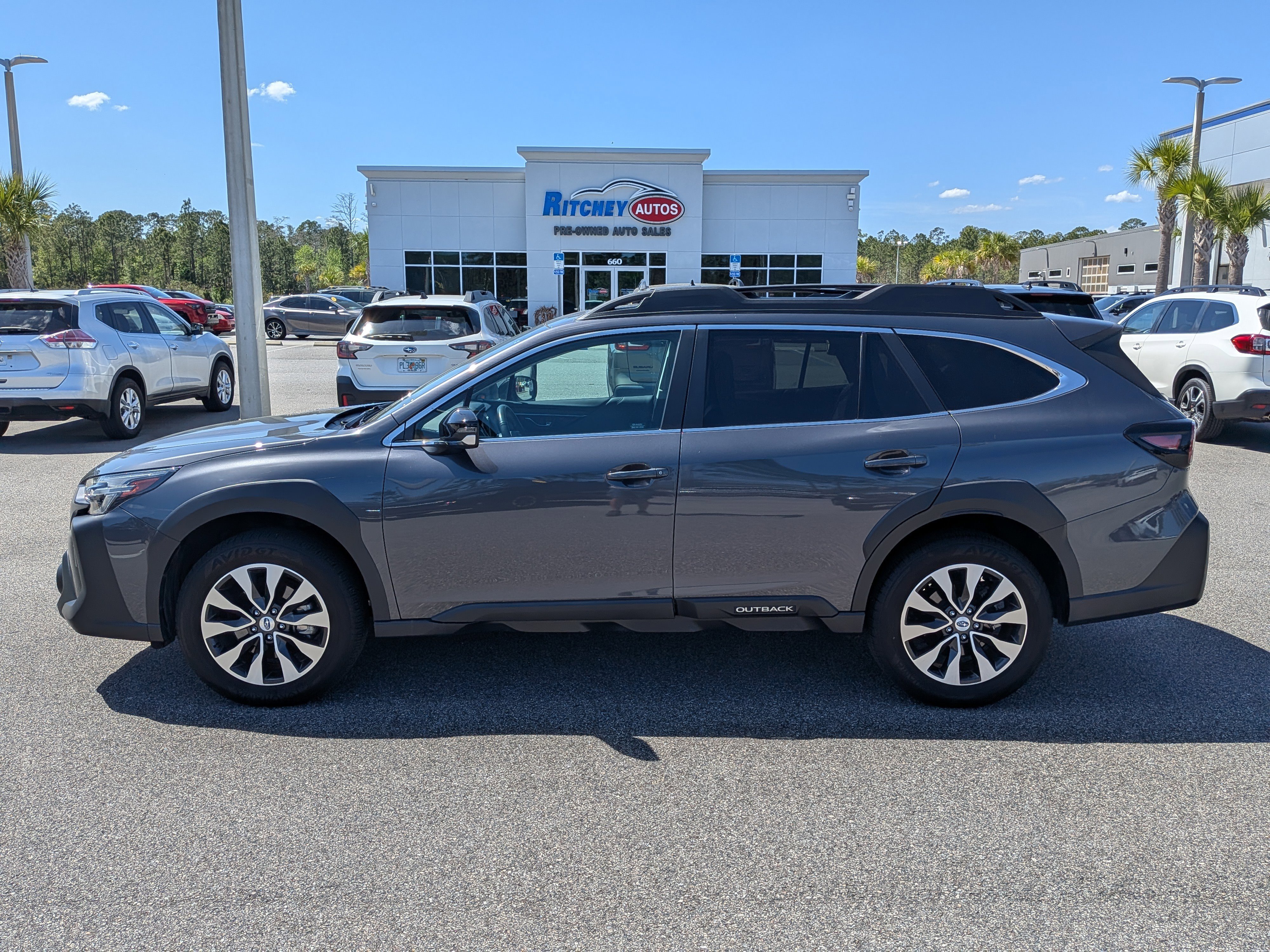 Certified 2025 Subaru Outback Limited w/ Tech Package 3 AWD/4WD image 7