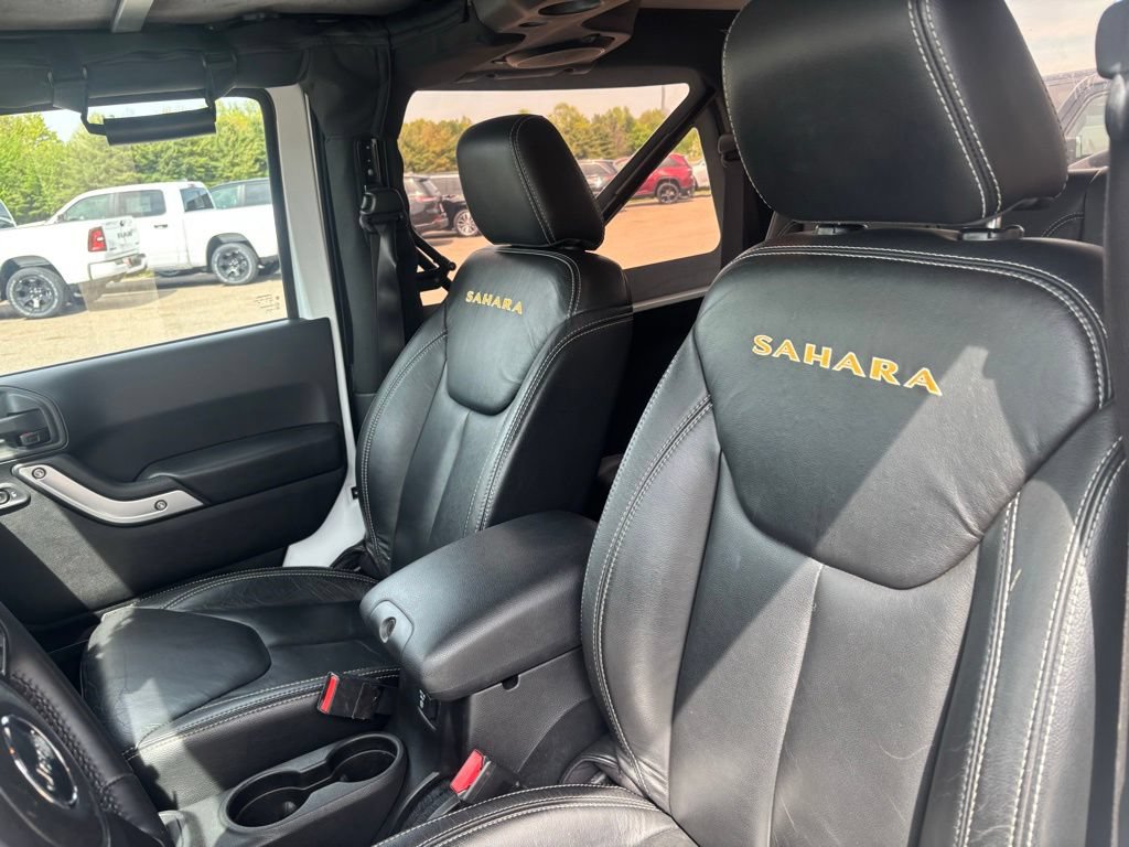 Used 2013 Jeep Wrangler Sahara w/ Connectivity Group AWD/4WD image 4