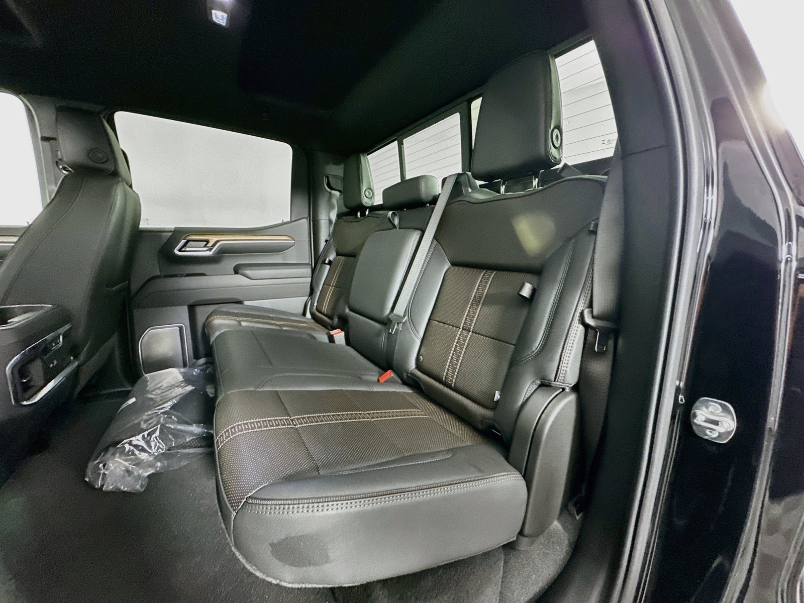 New 2026 Chevrolet Silverado 1500 High Country w/ Midnight Edition AWD/4WD image 25