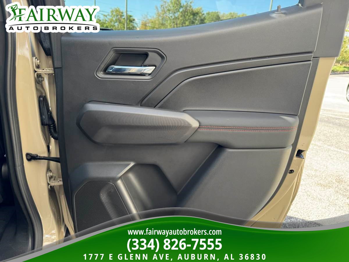 Used 2023 Chevrolet Colorado Z71 AWD/4WD image 28