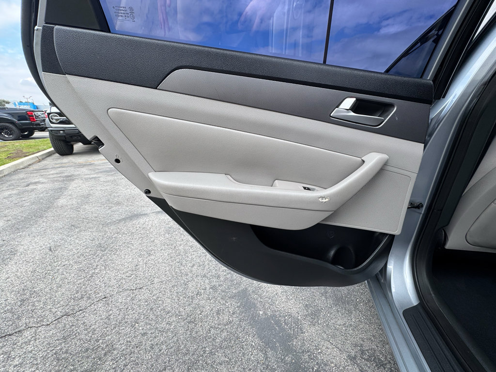 Used 2015 Hyundai Sonata SE w/ Option Group 09 image 21