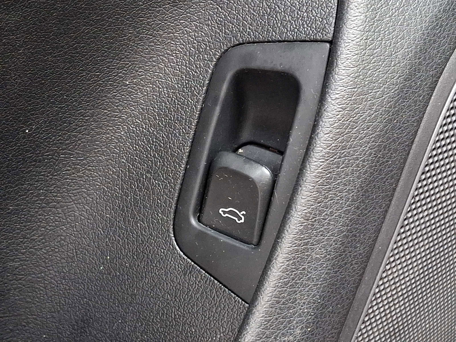 Used 2018 Audi Q3 2.0T Premium image 25