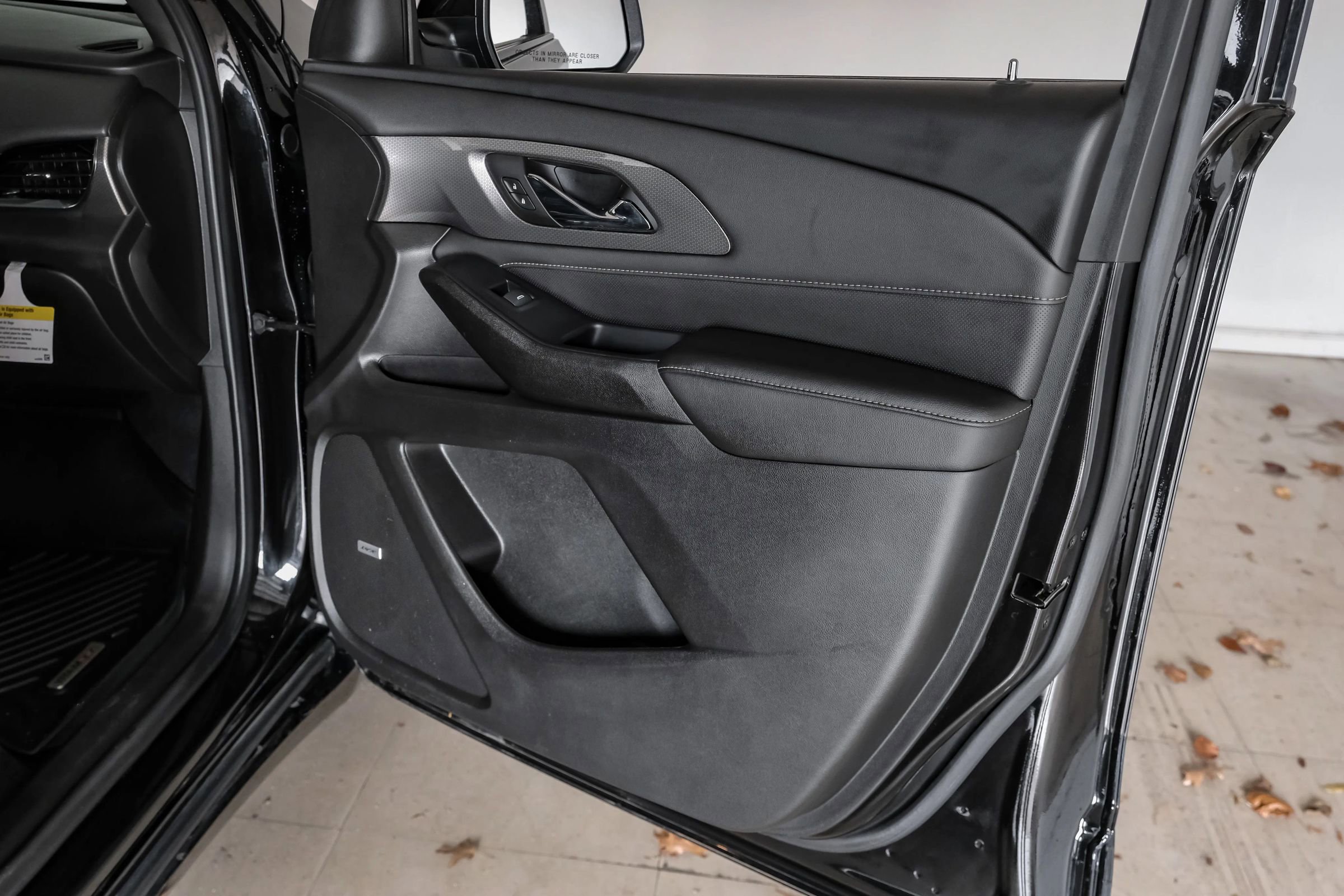 Used 2022 Chevrolet Traverse Premier w/ Redline Edition FWD image 56