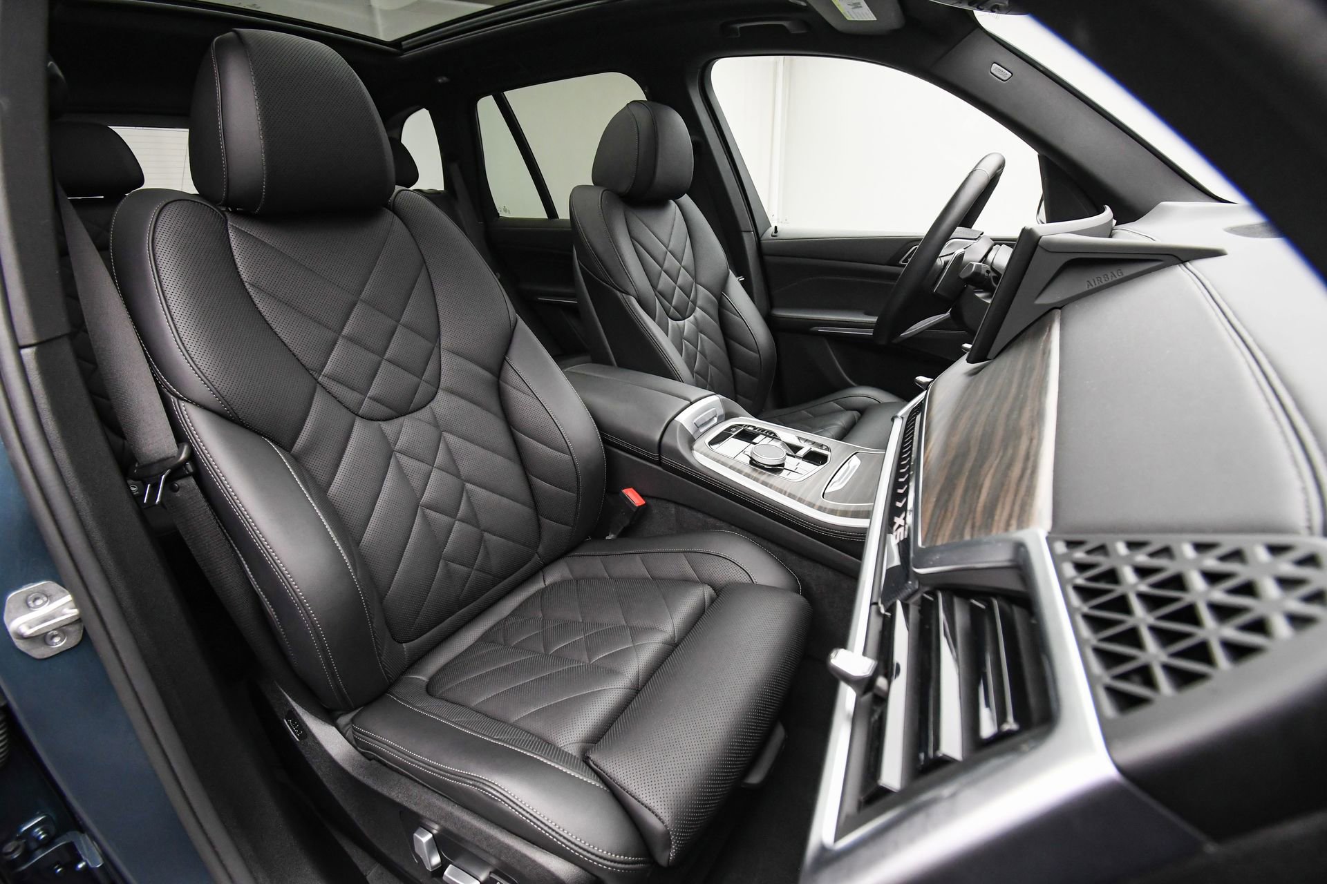 Used 2024 BMW X5 xDrive40i w/ Parking Assistance Package image 18