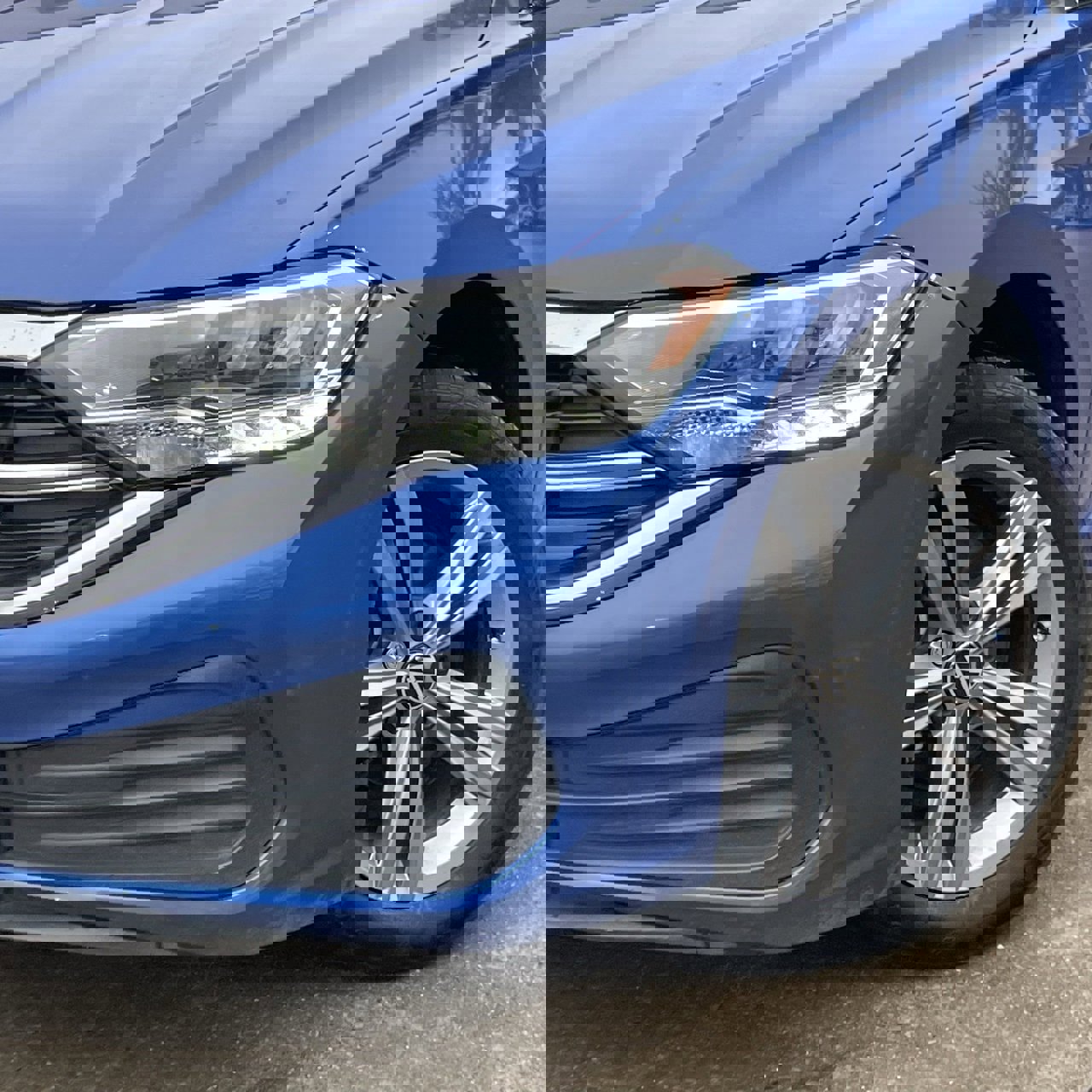 Used 2024 Volkswagen Jetta SE image 8