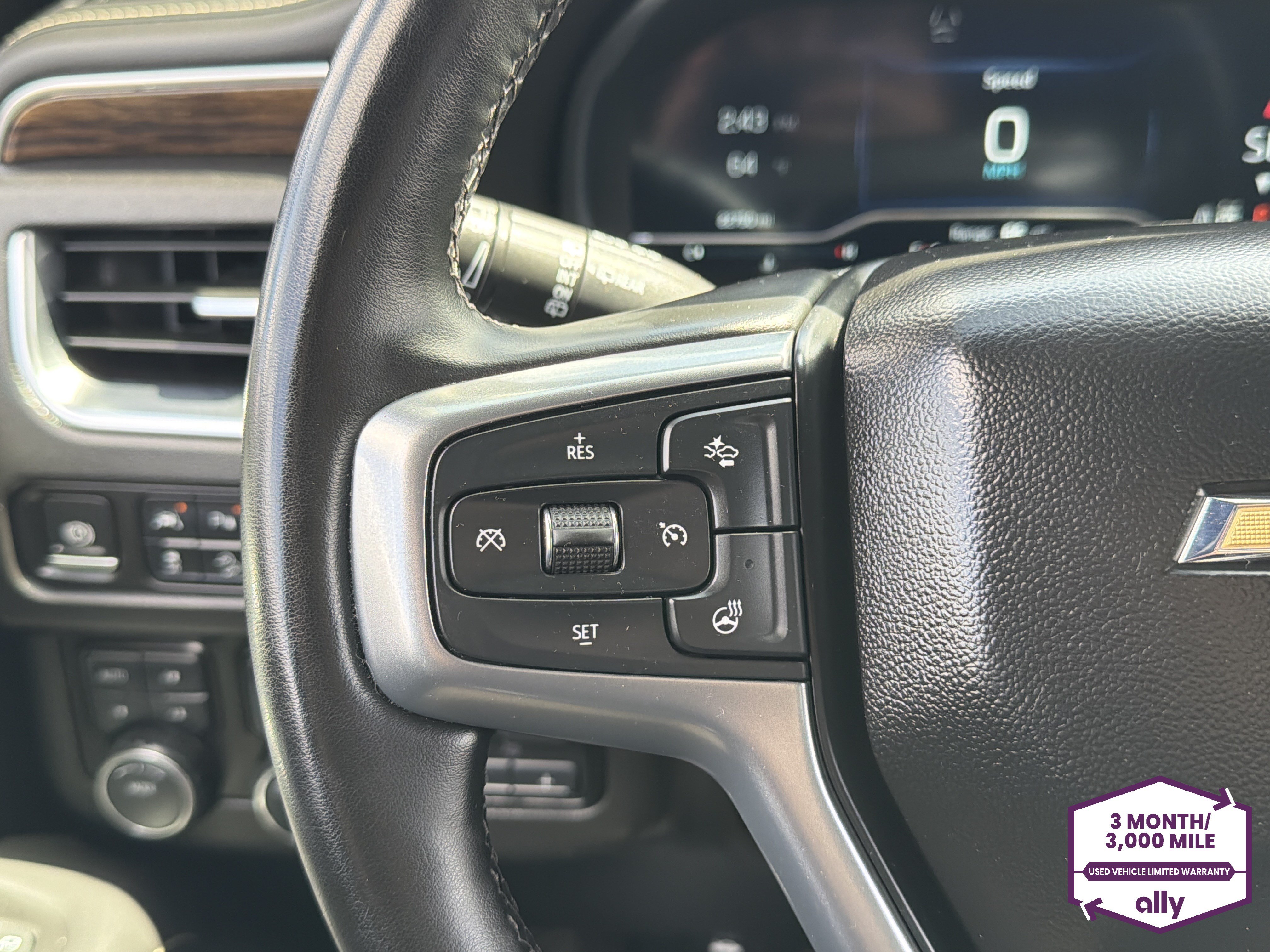 Used 2024 Chevrolet Suburban Premier AWD/4WD image 18