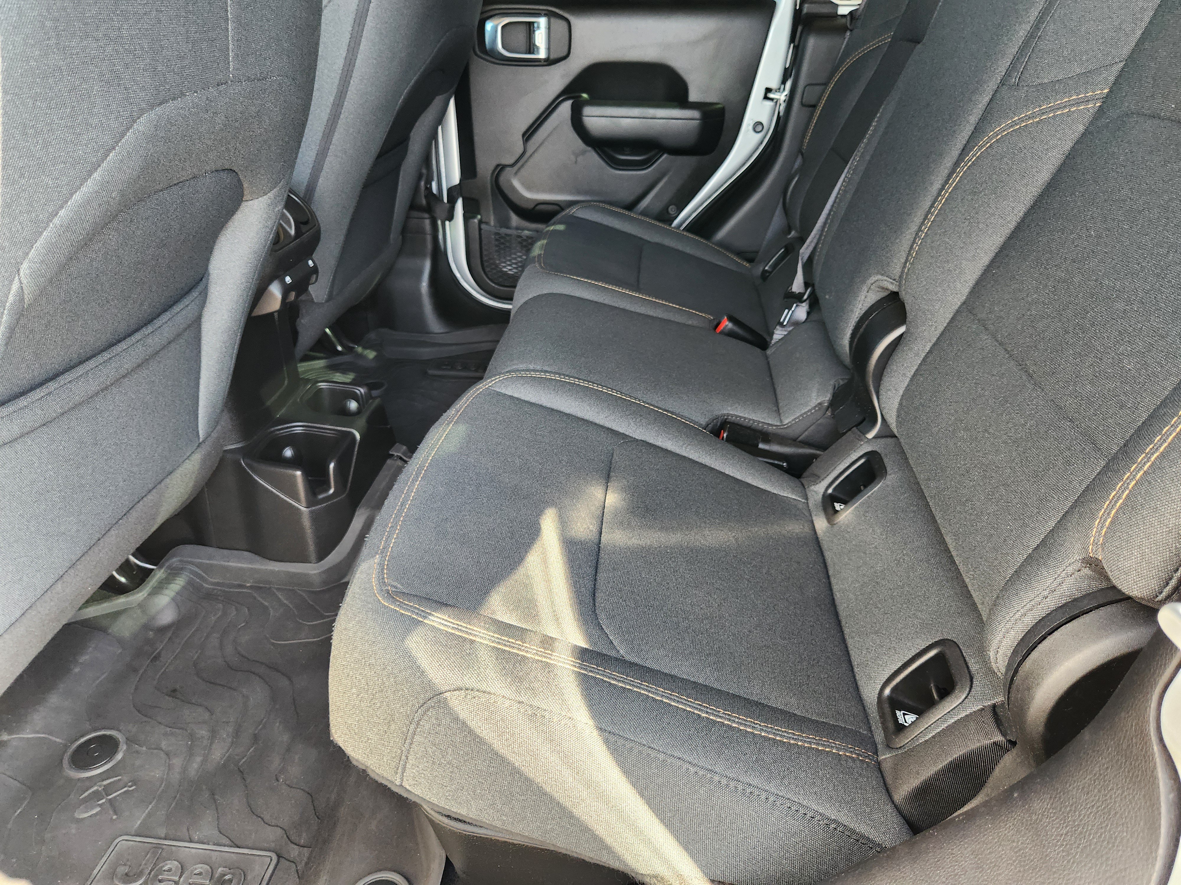 Used 2024 Jeep Gladiator Sport AWD/4WD image 27