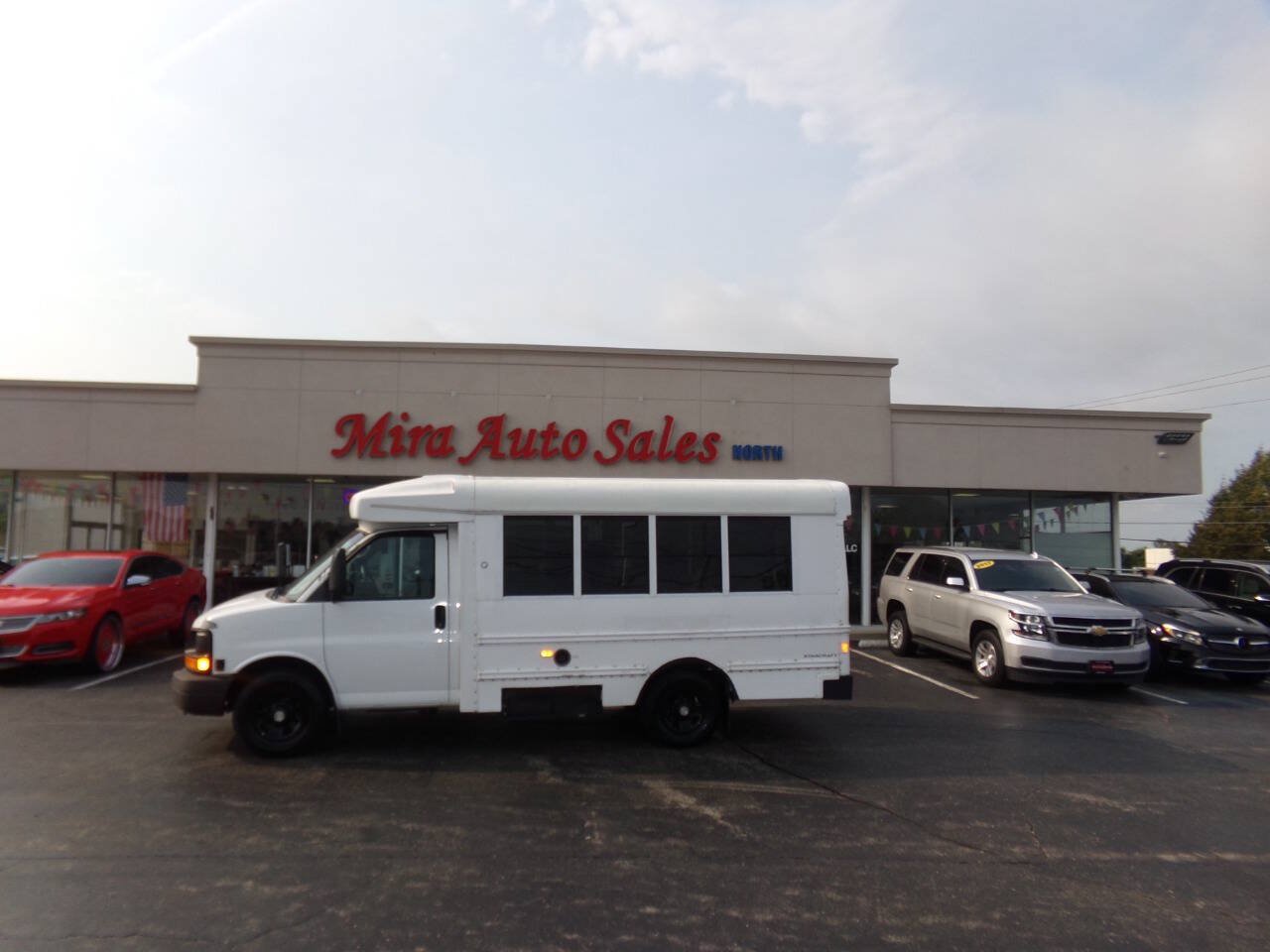 Used 2012 Chevrolet Express 3500 w/ School Bus Package RWD image 1