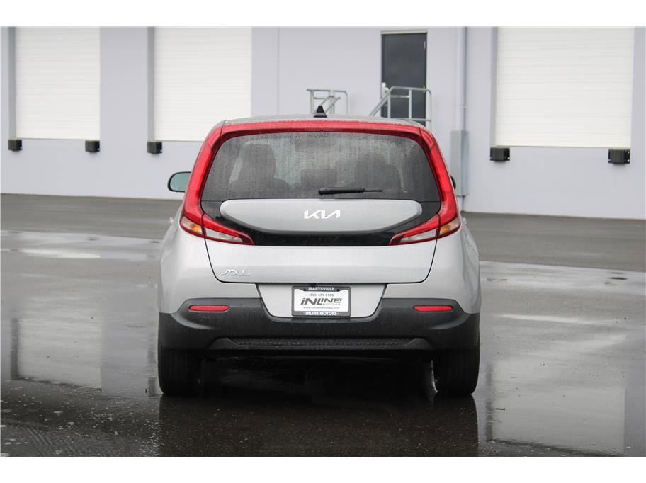 Used 2022 Kia Soul LX image 3