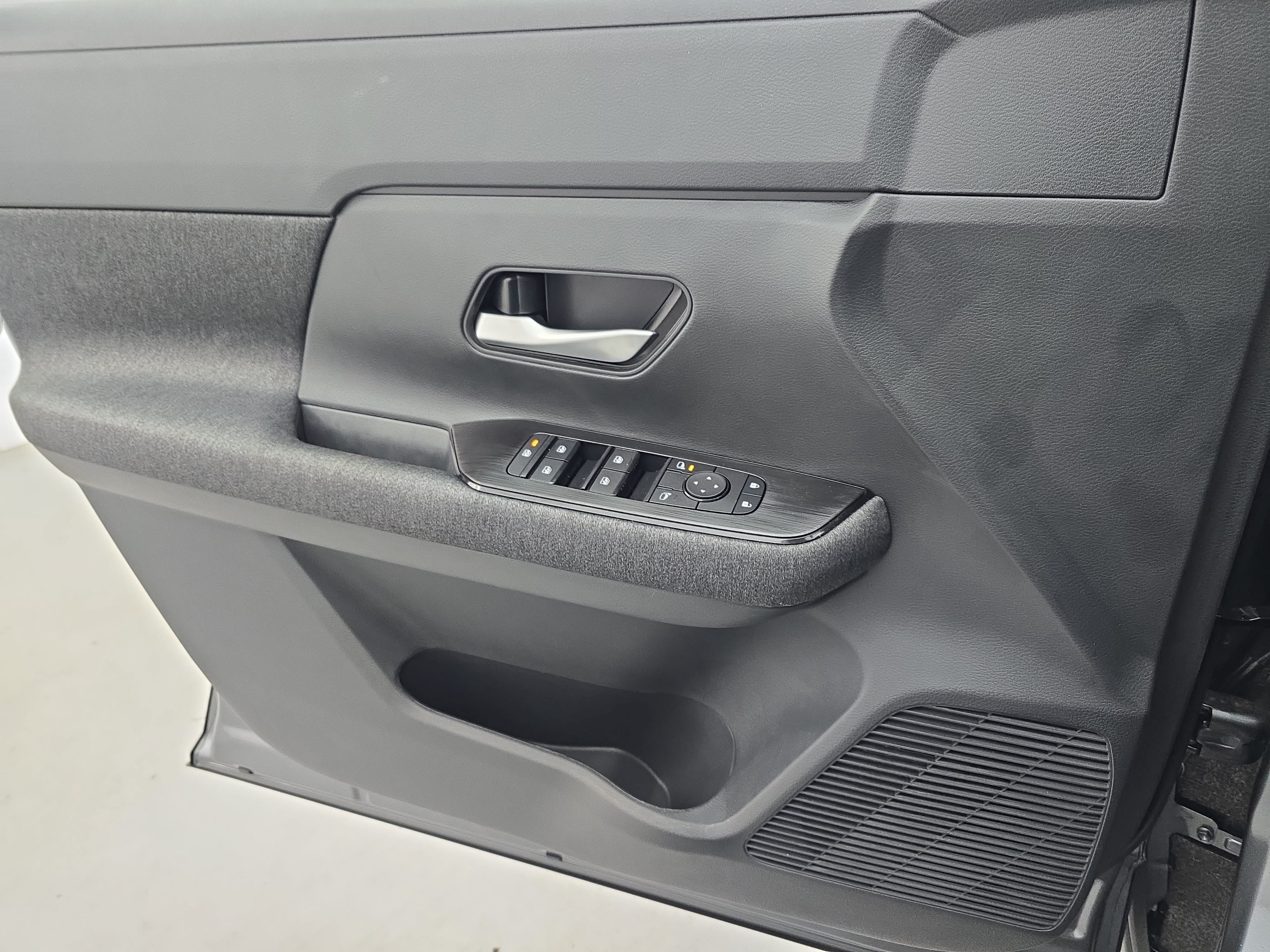 New 2026 Nissan Kicks SV w/ SV Premium Package FWD image 24