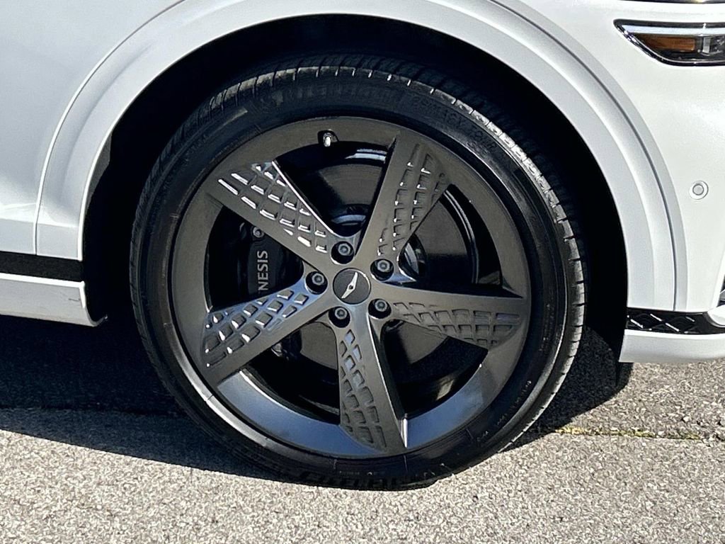 Used 2025 Genesis GV70 3.5T Sport w/ Sport Advanced Package image 9