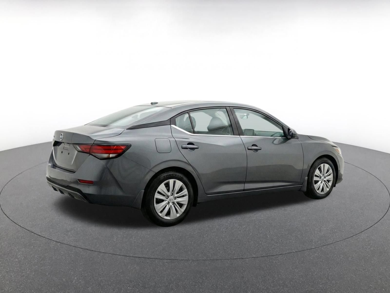 Used 2025 Nissan Sentra S FWD image 11