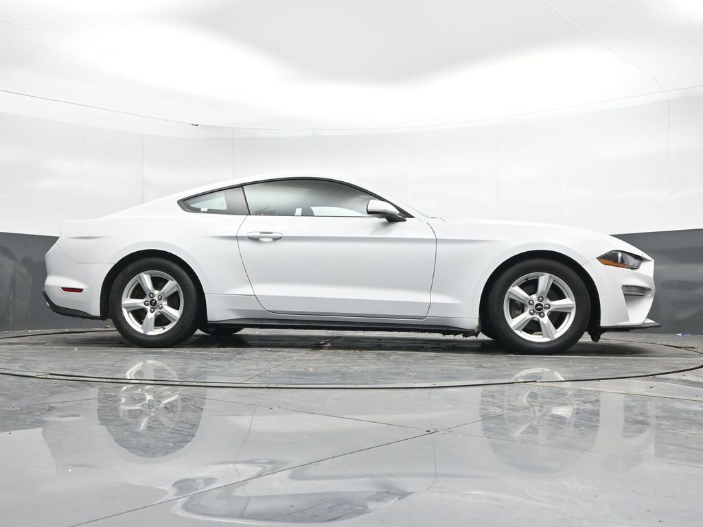 Used 2018 Ford Mustang EcoBoost image 42