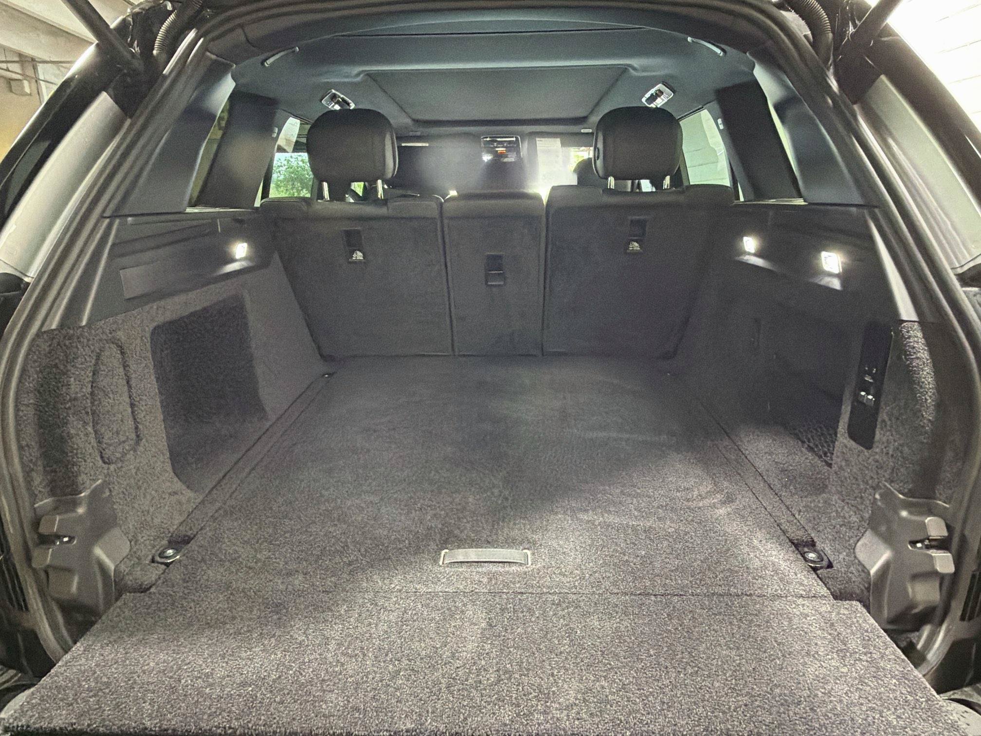 Certified 2025 Land Rover Range Rover SE AWD/4WD image 12
