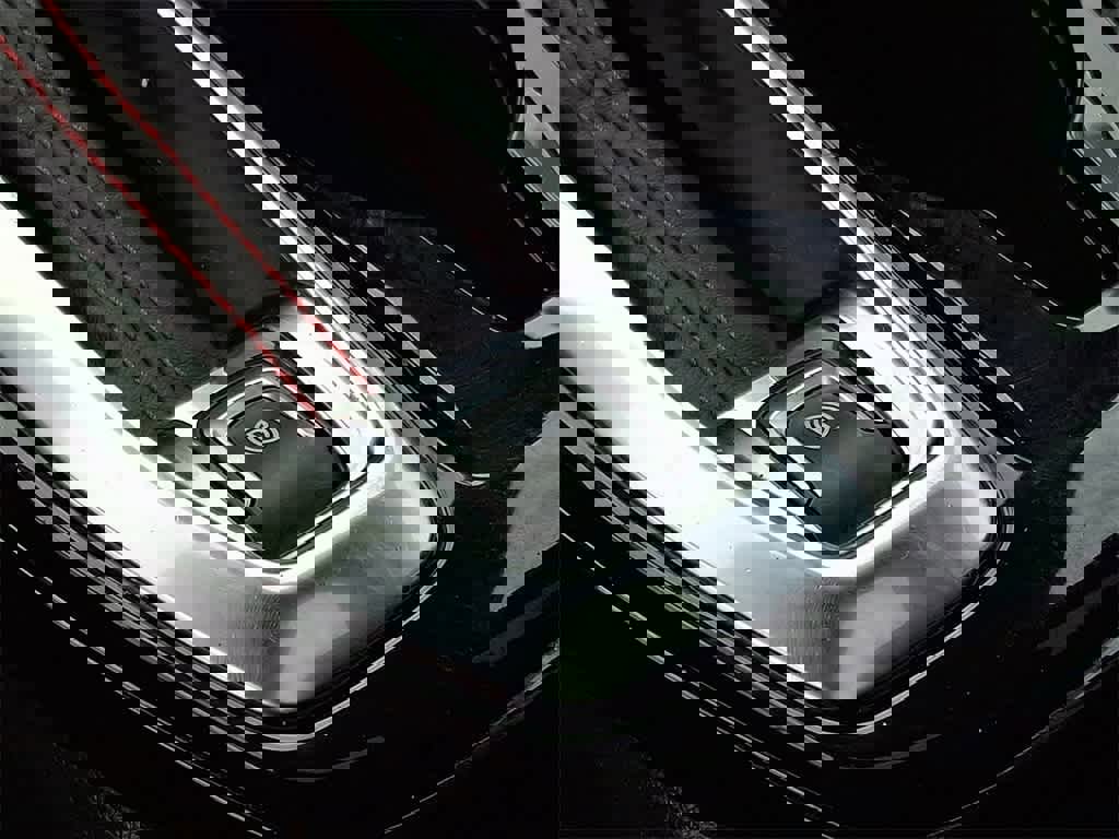 Used 2024 Chevrolet Trax RS w/ Sunroof Package image 26