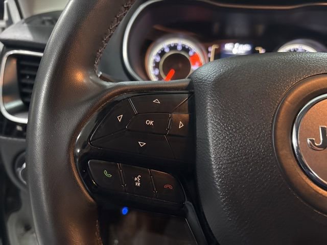 Used 2020 Jeep Cherokee Altitude image 16