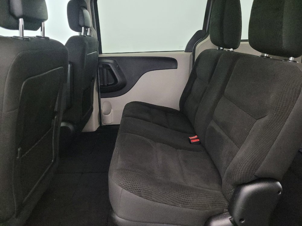 Used 2019 Dodge Grand Caravan SE FWD image 18