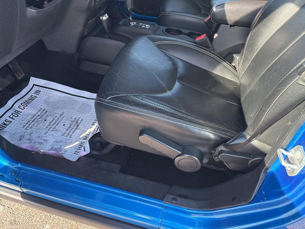 Used 2014 Jeep Wrangler Unlimited Sahara image 14