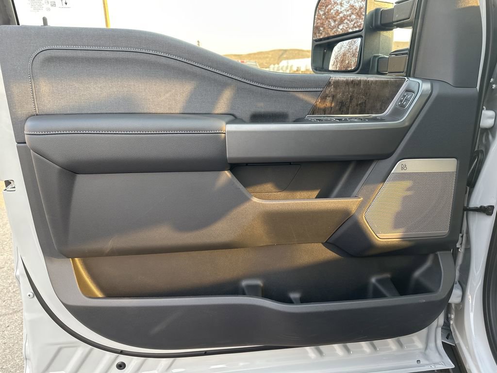 New 2026 Ford F250 4x4 Crew Cab Super Duty image 9
