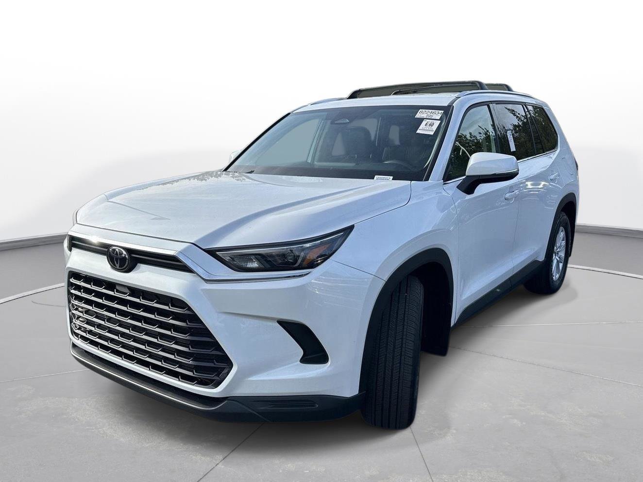 Used 2024 Toyota Grand Highlander XLE video 2