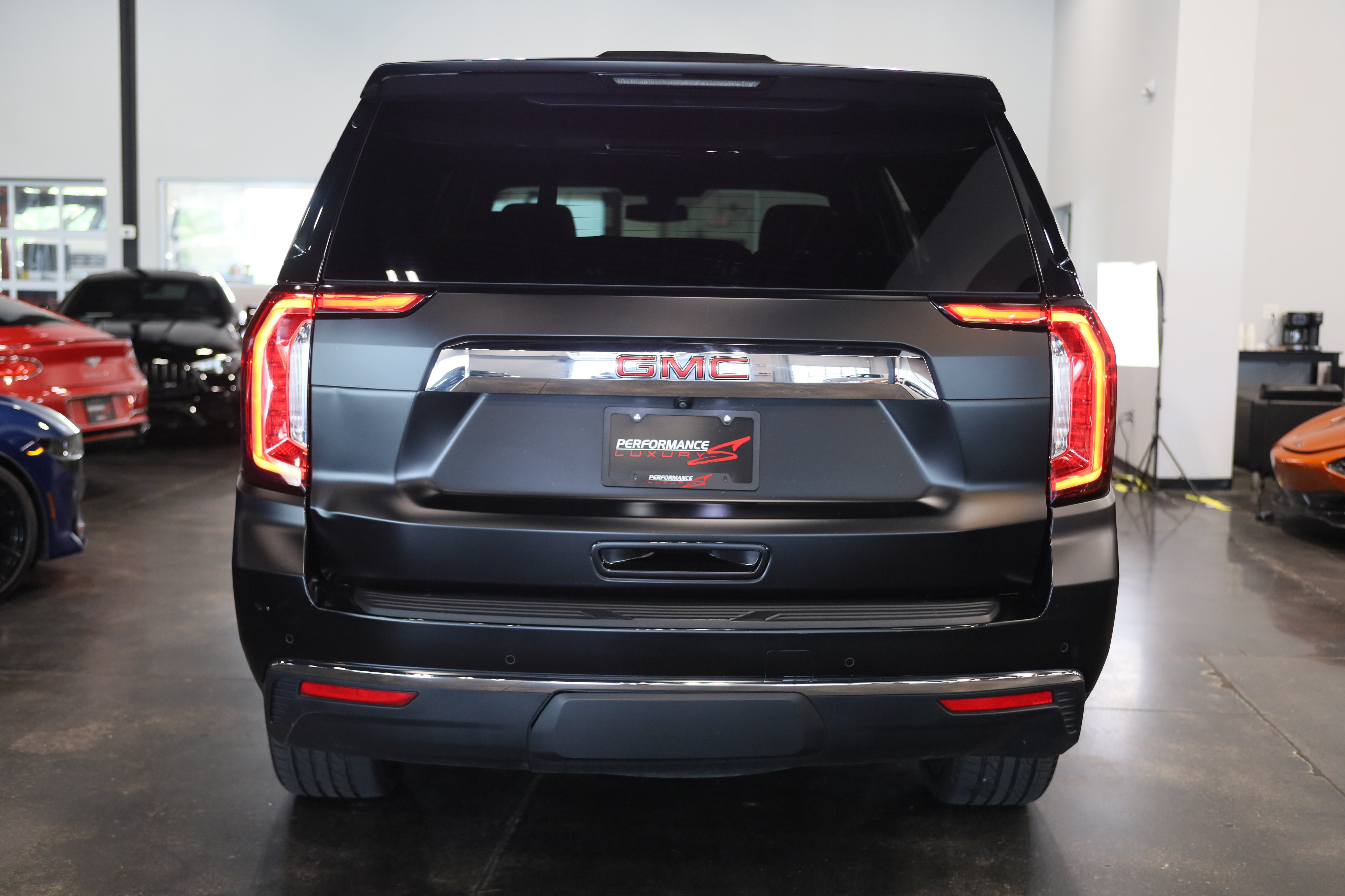 Used 2022 GMC Yukon SLT AWD/4WD image 5