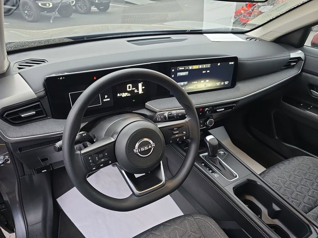 Used 2025 Nissan Kicks SV w/ SV Premium Package image 10