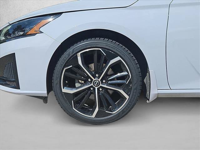 Used 2023 Nissan Altima 2.5 SR w/ SR Premium Package AWD/4WD image 17