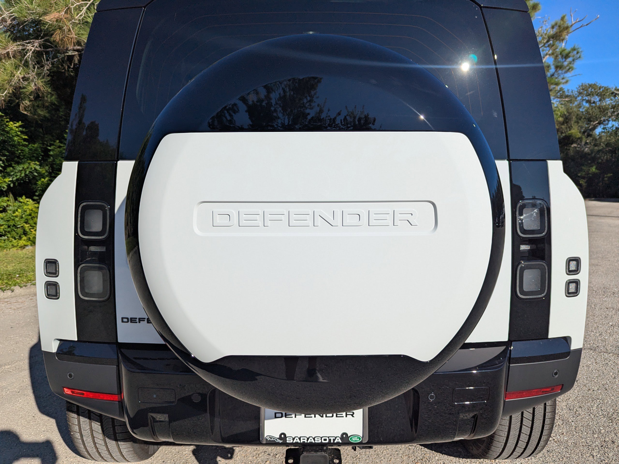 New 2026 Land Rover Defender 110 S image 13