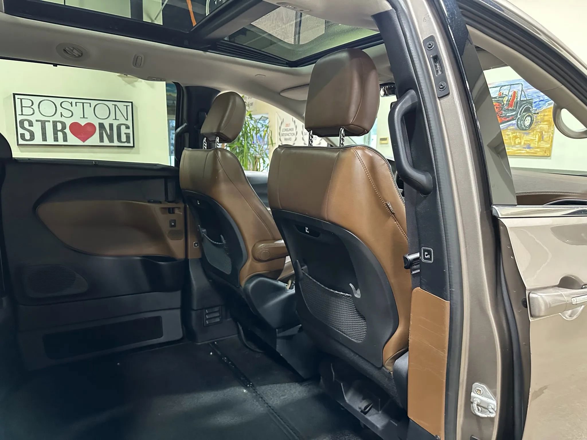 Used 2017 Chrysler Pacifica Limited w/ Advanced Safetytec Group image 33