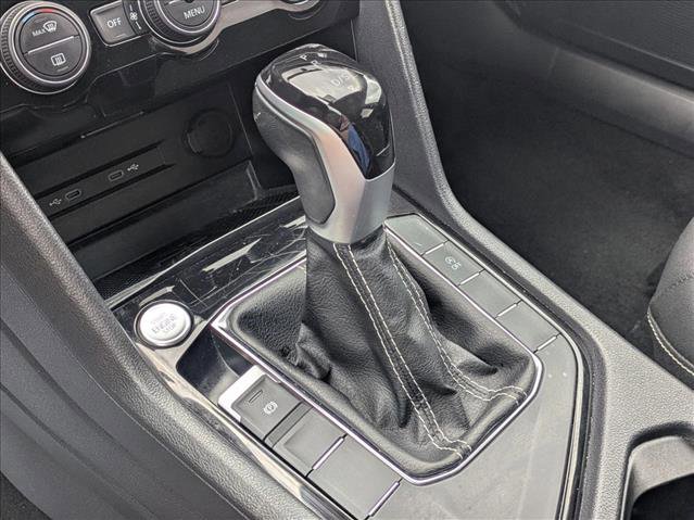 Used 2024 Volkswagen Taos SE image 14