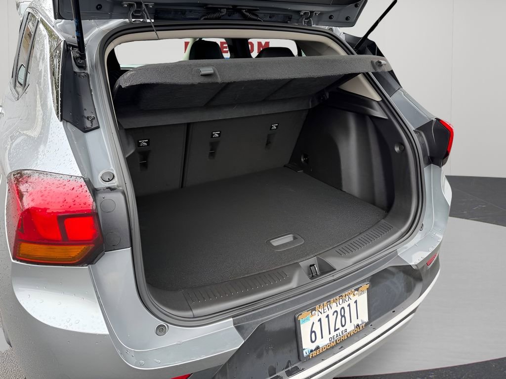 Used 2023 Buick Encore GX Preferred w/ Cold Weather Comfort Package image 29