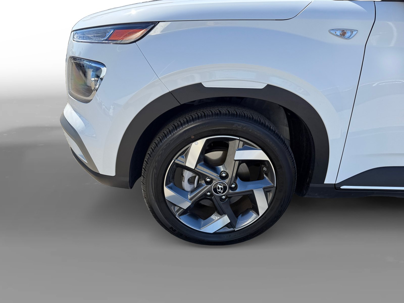 Certified 2026 Hyundai Venue SEL FWD image 9