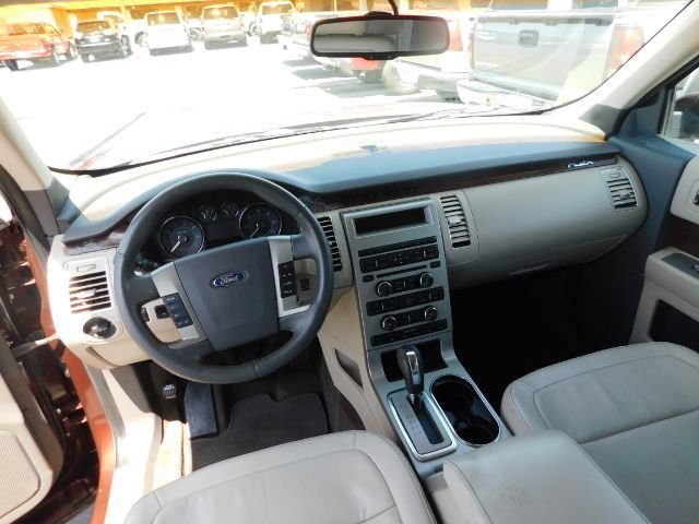 Used 2010 Ford Flex SEL image 16