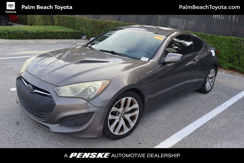 Used 2013 Hyundai Genesis 2.0T RWD image 1