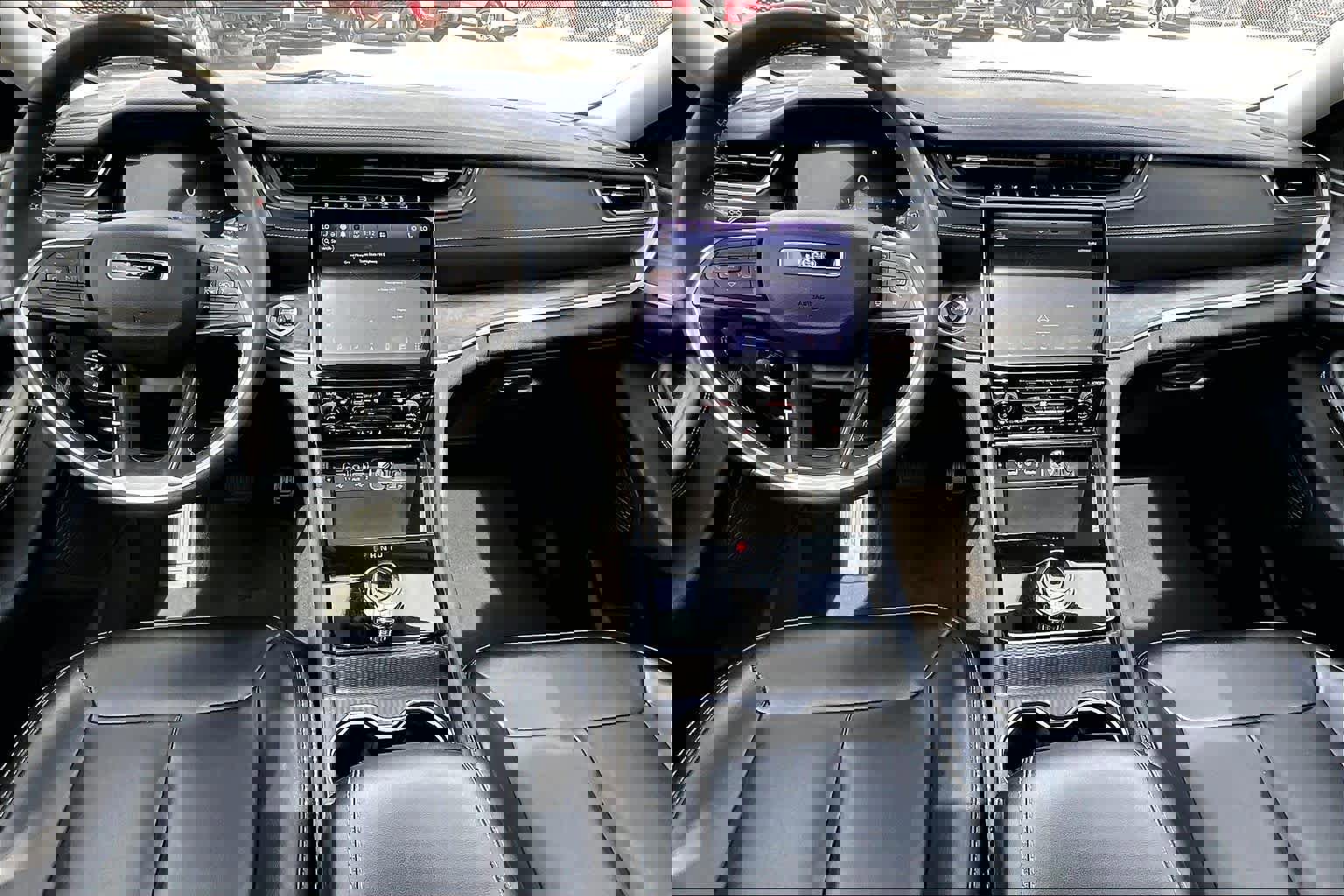 Used 2023 Jeep Grand Cherokee Limited image 16