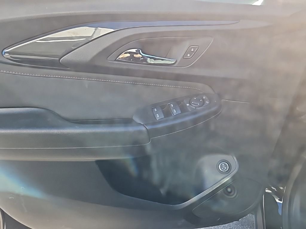 Used 2023 Chevrolet TrailBlazer RS w/ Sun and Liftgate Package image 9