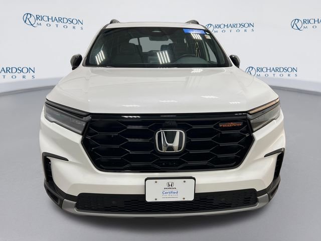 Used 2025 Honda Pilot TrailSport image 8