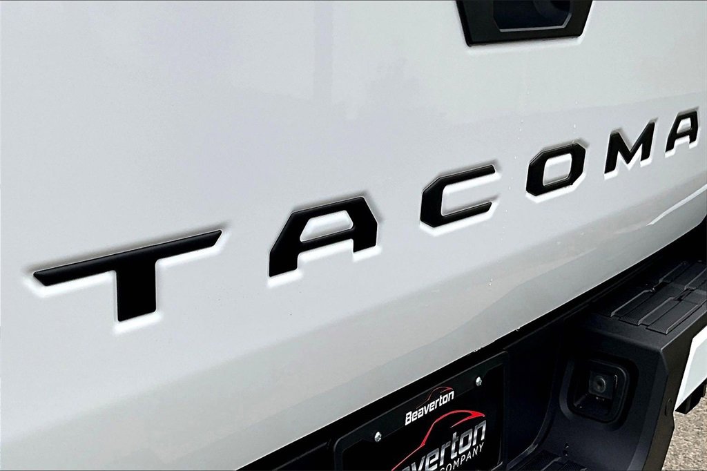 Used 2025 Toyota Tacoma TRD Off-Road image 33